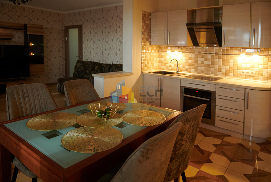 Продажа 3 комнатной квартиры, 93.6 м2, обл. Тульская, г. Тула, Арсенальная улица, 1В 10