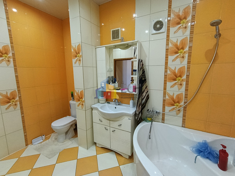 Продажа 2 комнатной квартиры, 60 м2, обл. Тульская, г. Новомосковск, Коммунистическая улица, 15 20