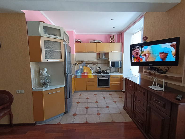 Продажа 2 комнатной квартиры, 60 м2, обл. Тульская, г. Новомосковск, Коммунистическая улица, 15 3