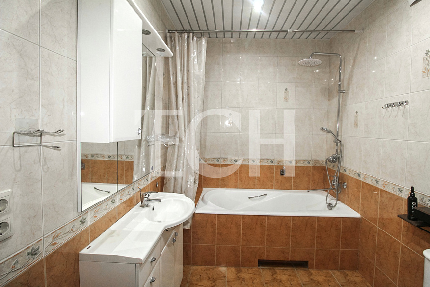 Продажа 3 комнатной квартиры, 107.3 м2, обл. Тульская, г. Тула, улица Демонстрации, 27к1 12