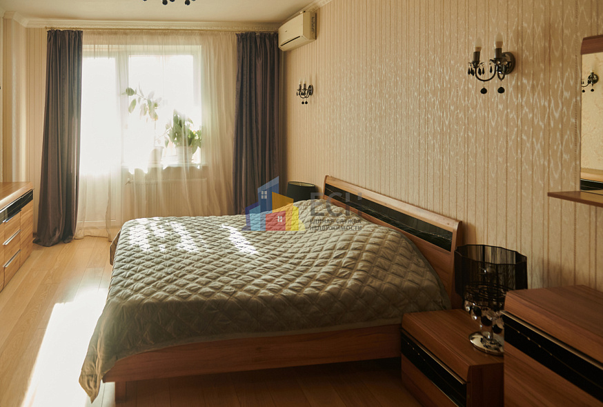 Продажа 3 комнатной квартиры, 93.6 м2, обл. Тульская, г. Тула, Арсенальная улица, 1В 18